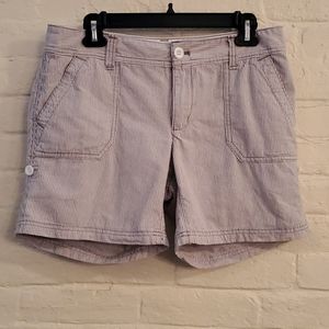 Eddie Bauer size 6 white and grey striped shorts